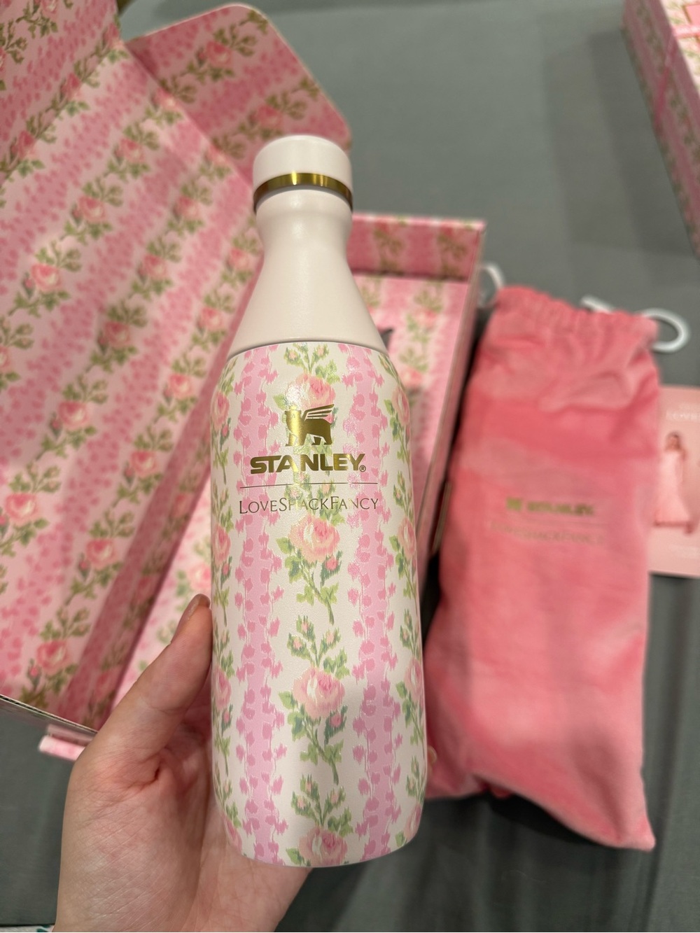 The Stanley x Loveshackfancy All day slim bottle Blooming Heirloom 16oz - Picture 2 of 7